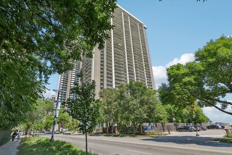 Photo of 6007 N Sheridan Road #25F, Chicago, IL 60660 (MLS # 12473353)