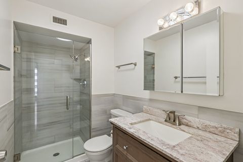 Tiny photo for 6007 N Sheridan Road #25F, Chicago, IL 60660 (MLS # 12473353)