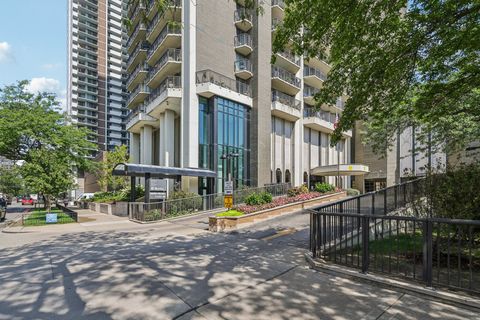 Tiny photo for 6007 N Sheridan Road #25F, Chicago, IL 60660 (MLS # 12473353)