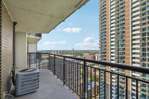 Tiny photo for 6007 N Sheridan Road #25F, Chicago, IL 60660 (MLS # 12473353)