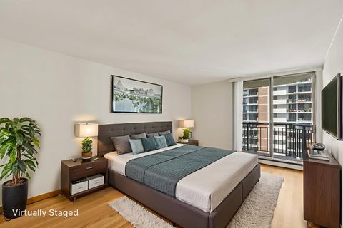 Tiny photo for 6007 N Sheridan Road #25F, Chicago, IL 60660 (MLS # 12473353)