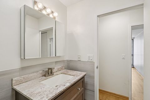 Tiny photo for 6007 N Sheridan Road #25F, Chicago, IL 60660 (MLS # 12473353)