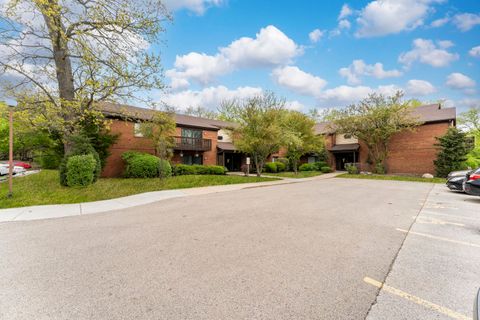 Tiny photo for 33561 N Royal Oak Lane #209, Grayslake, IL 60030 (MLS # 12634151)