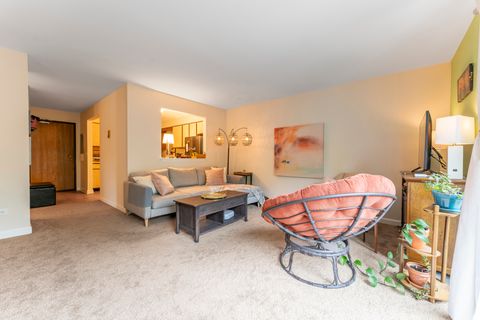 Tiny photo for 33561 N Royal Oak Lane #209, Grayslake, IL 60030 (MLS # 12634151)