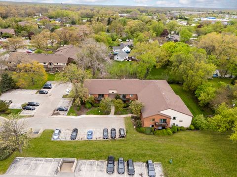 Tiny photo for 33561 N Royal Oak Lane #209, Grayslake, IL 60030 (MLS # 12634151)