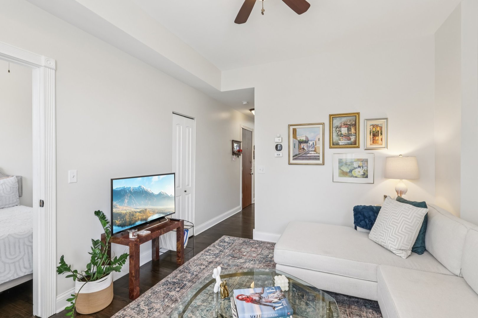 1712 N Washtenaw Avenue 2F