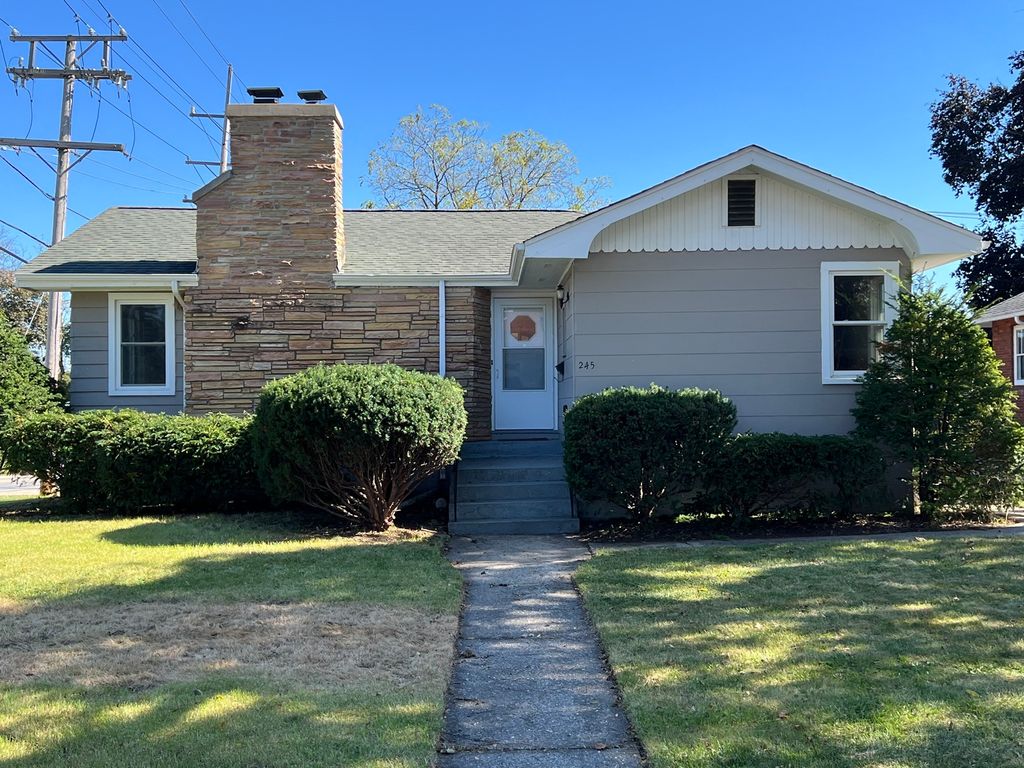 Photo for 245 N Main Street, Crystal Lake, IL 60014 (MLS # 12507694)