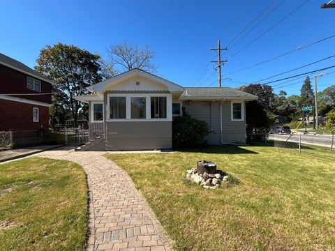 Tiny photo for 245 N Main Street, Crystal Lake, IL 60014 (MLS # 12507694)