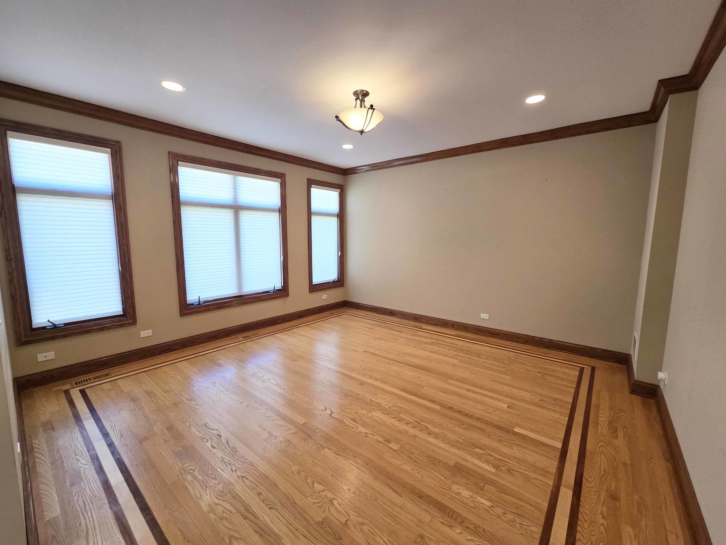 839 Parkside Avenue N