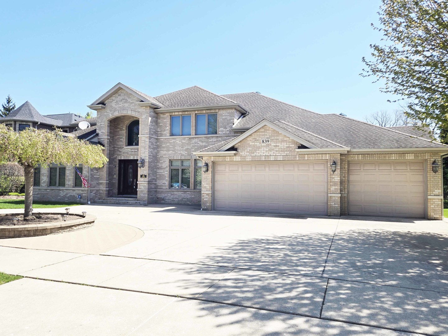 839 Parkside Avenue N