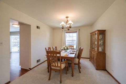 Tiny photo for 1418 S Princeton Avenue, Arlington Heights, IL 60005 (MLS # 12591823)