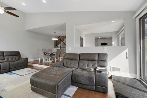 Tiny photo for 706 Waukegan Road #4, Glenview, IL 60025 (MLS # 12566736)