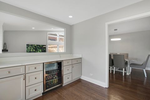 Tiny photo for 706 Waukegan Road #4, Glenview, IL 60025 (MLS # 12566736)