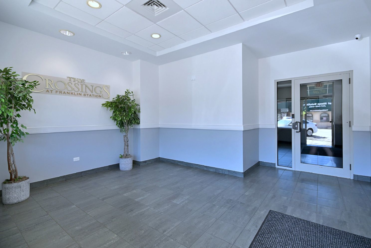 9670 FRANKLIN Avenue 213