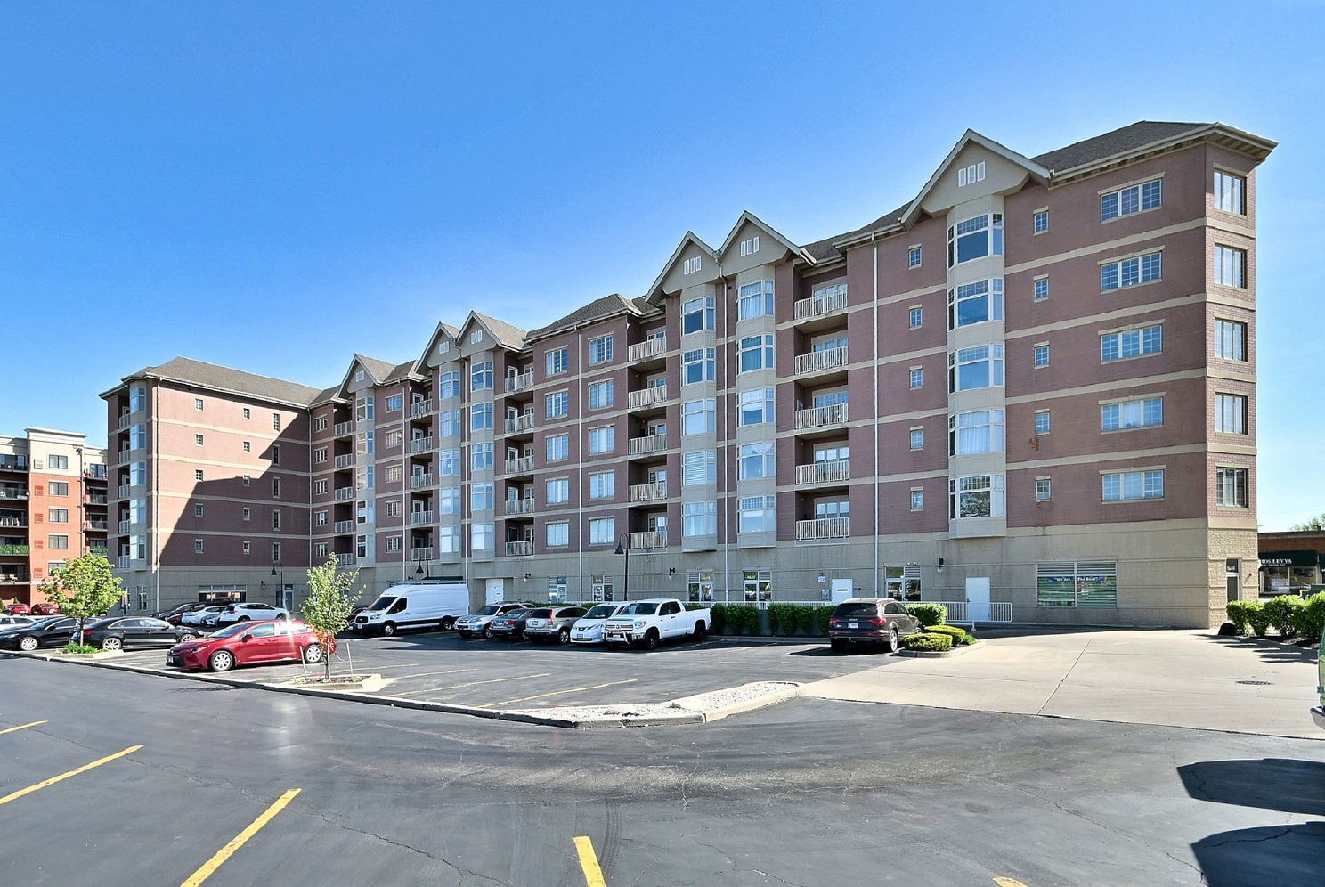 9670 FRANKLIN Avenue 213