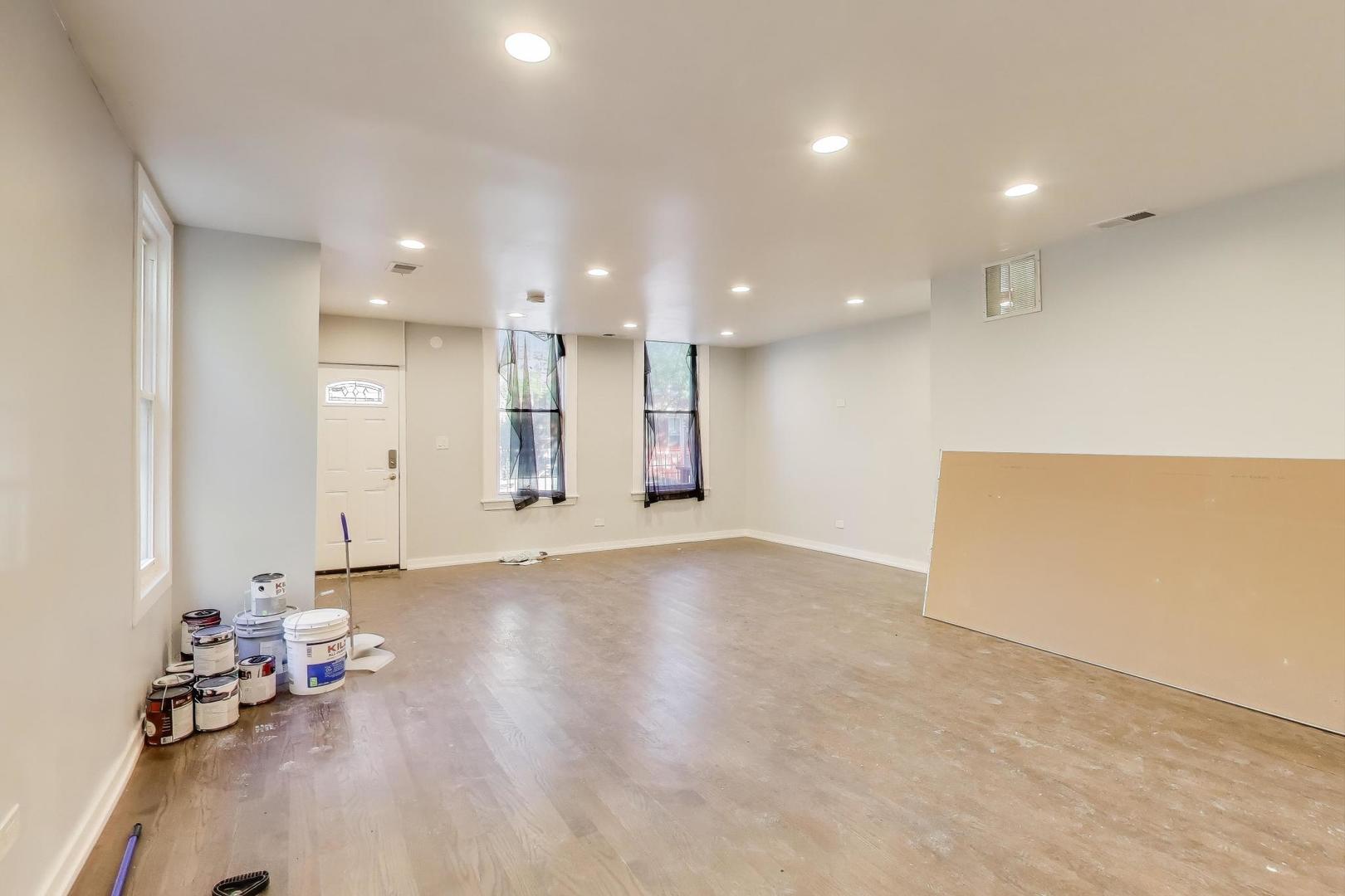 2006 S Throop Street