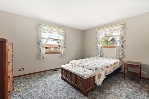Tiny photo for 5547 Fairway Drive, Crestwood, IL 60418 (MLS # 12665288)