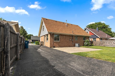 Tiny photo for 5547 Fairway Drive, Crestwood, IL 60418 (MLS # 12665288)