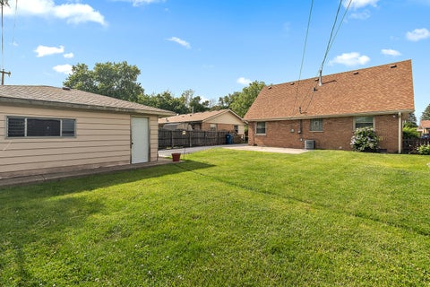 Tiny photo for 5547 Fairway Drive, Crestwood, IL 60418 (MLS # 12665288)