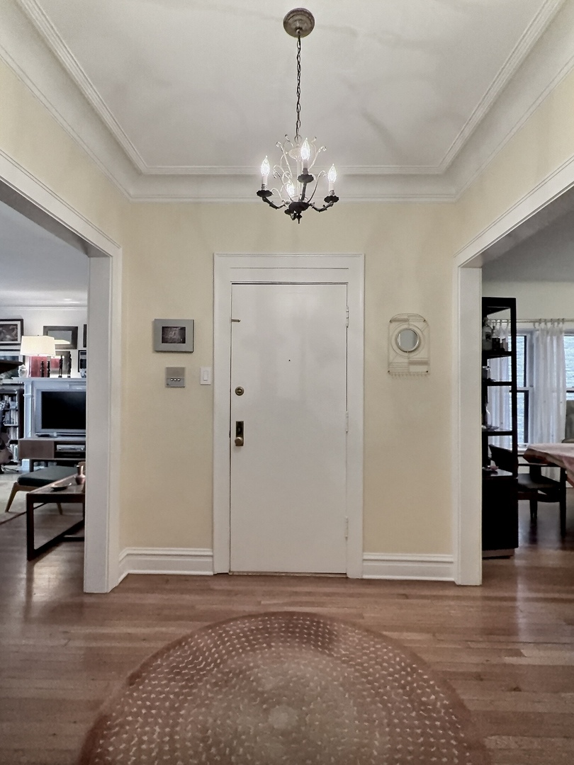 2921 N Pine Grove Avenue 1