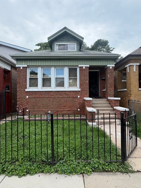 Photo of 8330 S Constance Avenue, Chicago, IL 60617 (MLS # 12753047)
