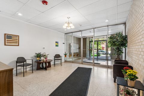 Tiny photo for 1234 Elmwood Avenue #2F, Evanston, IL 60202 (MLS # 12695719)