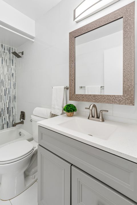 Tiny photo for 1234 Elmwood Avenue #2F, Evanston, IL 60202 (MLS # 12695719)