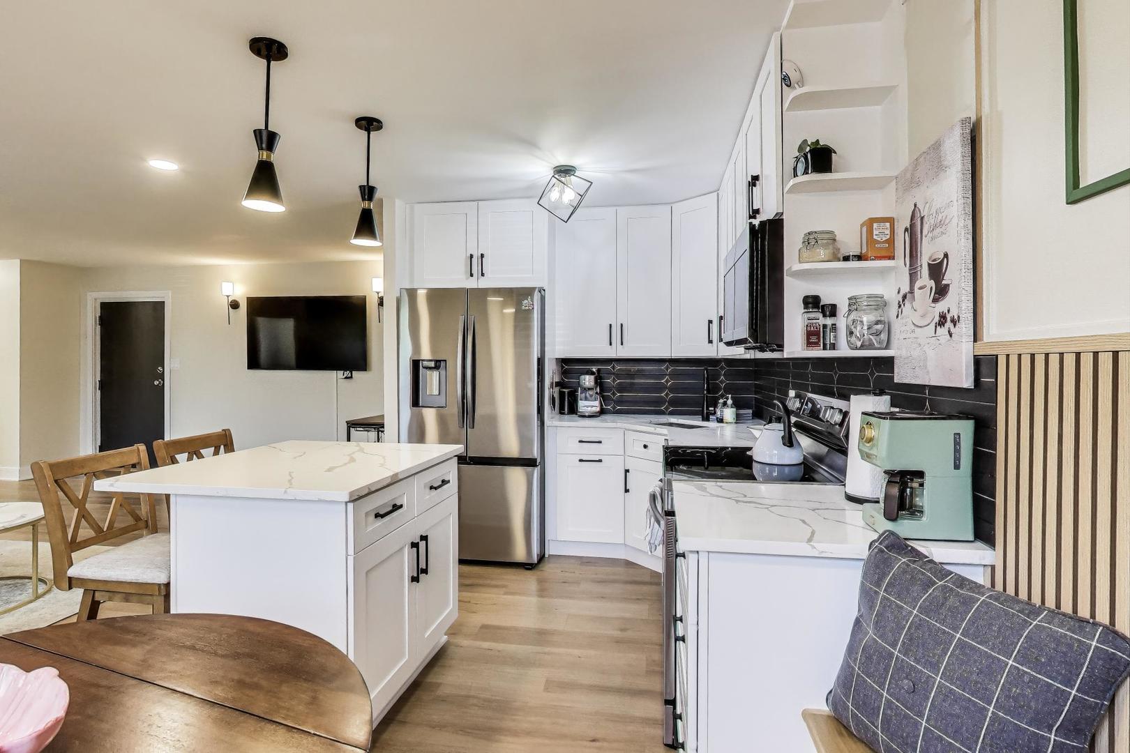 1333 W Touhy Avenue 102
