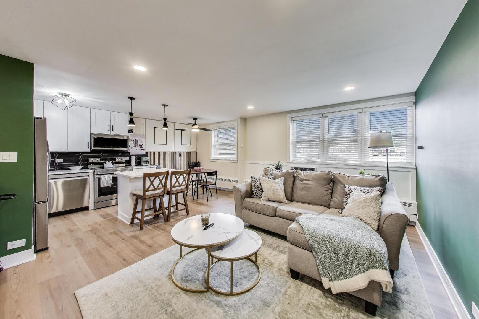 1333 W Touhy Avenue 102