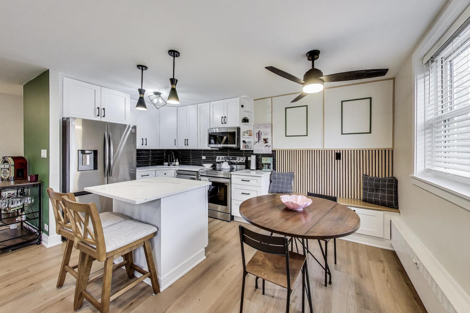 1333 W Touhy Avenue 102