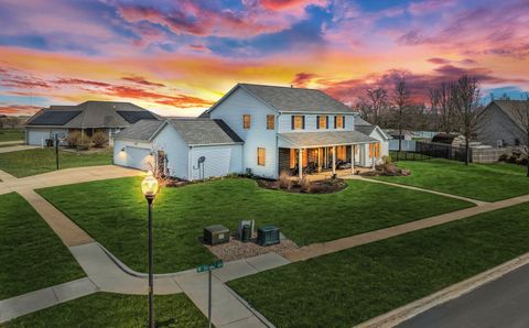 Photo of 410 W Sangamon Street, Fisher, IL 61843 (MLS # 12616932)