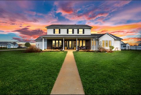 Tiny photo for 410 W Sangamon Street, Fisher, IL 61843 (MLS # 12616932)