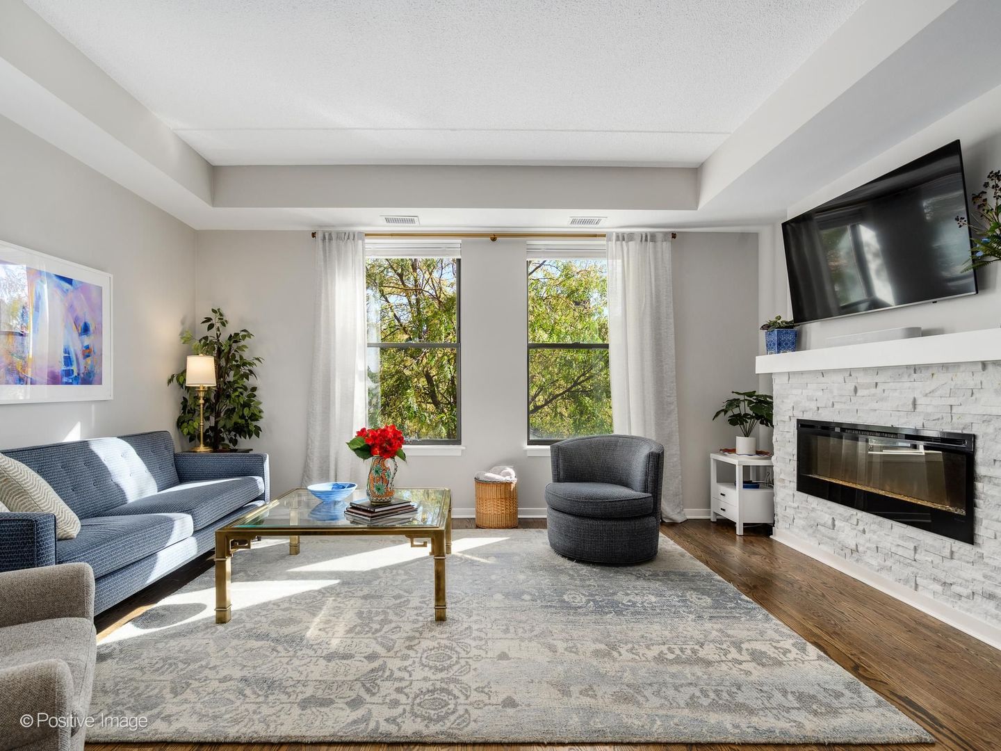 2335 W Belle Plaine Avenue 209