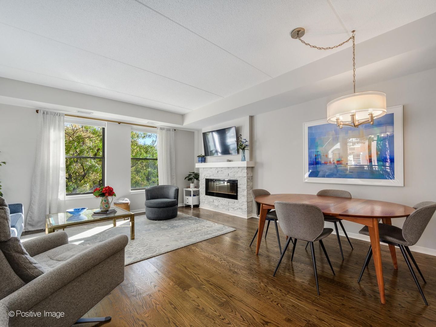 2335 W Belle Plaine Avenue 209