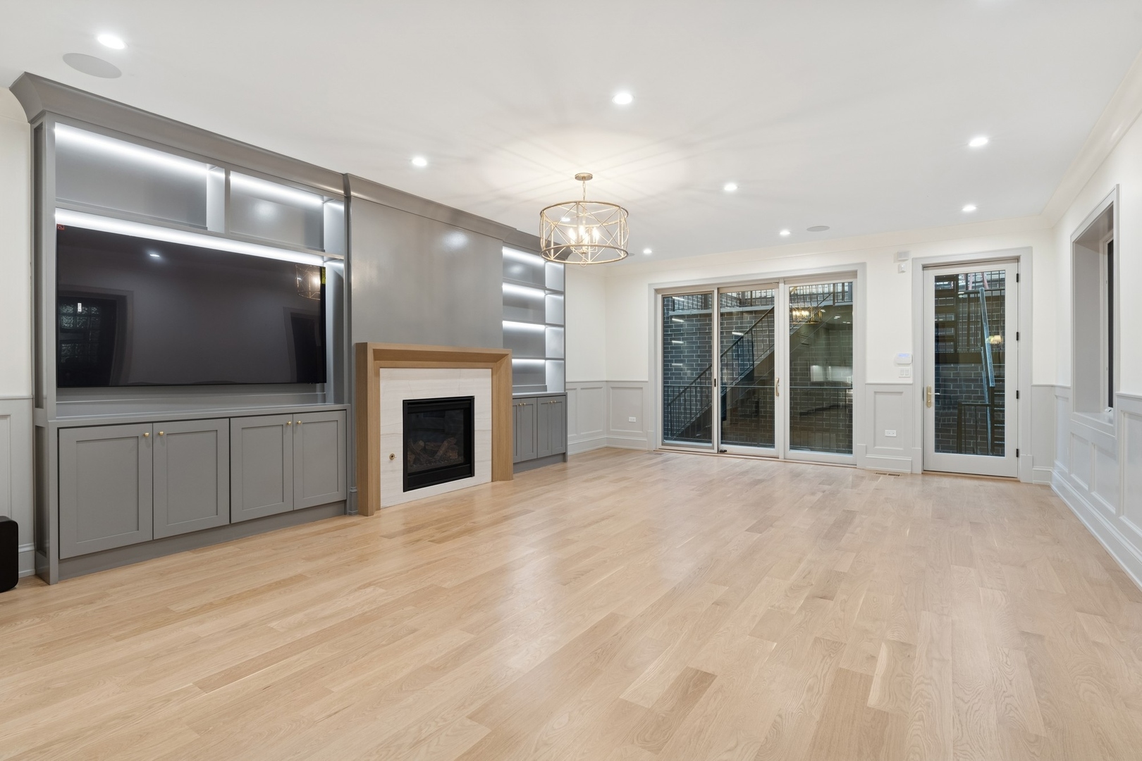 2023 W Augusta Boulevard 1E