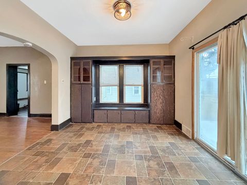 Tiny photo for 813 W Cleveland Street, Freeport, IL 61032 (MLS # 12529315)