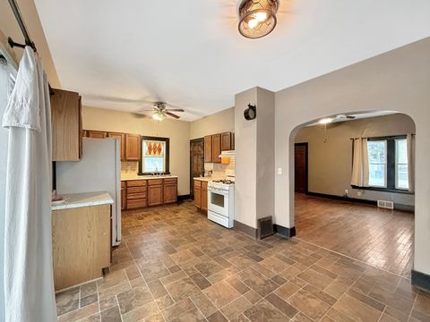 Tiny photo for 813 W Cleveland Street, Freeport, IL 61032 (MLS # 12529315)