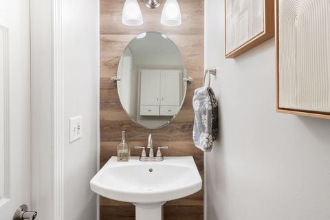 Tiny photo for 986 Four Seasons Boulevard, Aurora, IL 60504 (MLS # 12534552)