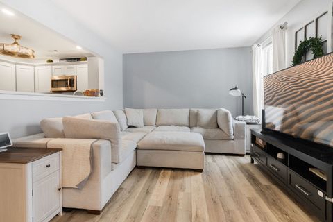 Tiny photo for 986 Four Seasons Boulevard, Aurora, IL 60504 (MLS # 12534552)