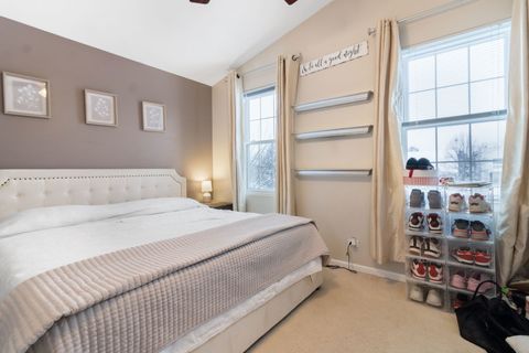 Tiny photo for 986 Four Seasons Boulevard, Aurora, IL 60504 (MLS # 12534552)