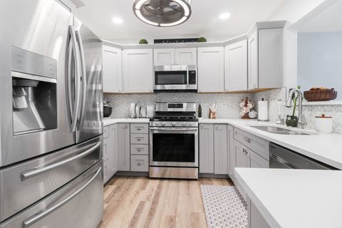 Tiny photo for 986 Four Seasons Boulevard, Aurora, IL 60504 (MLS # 12534552)