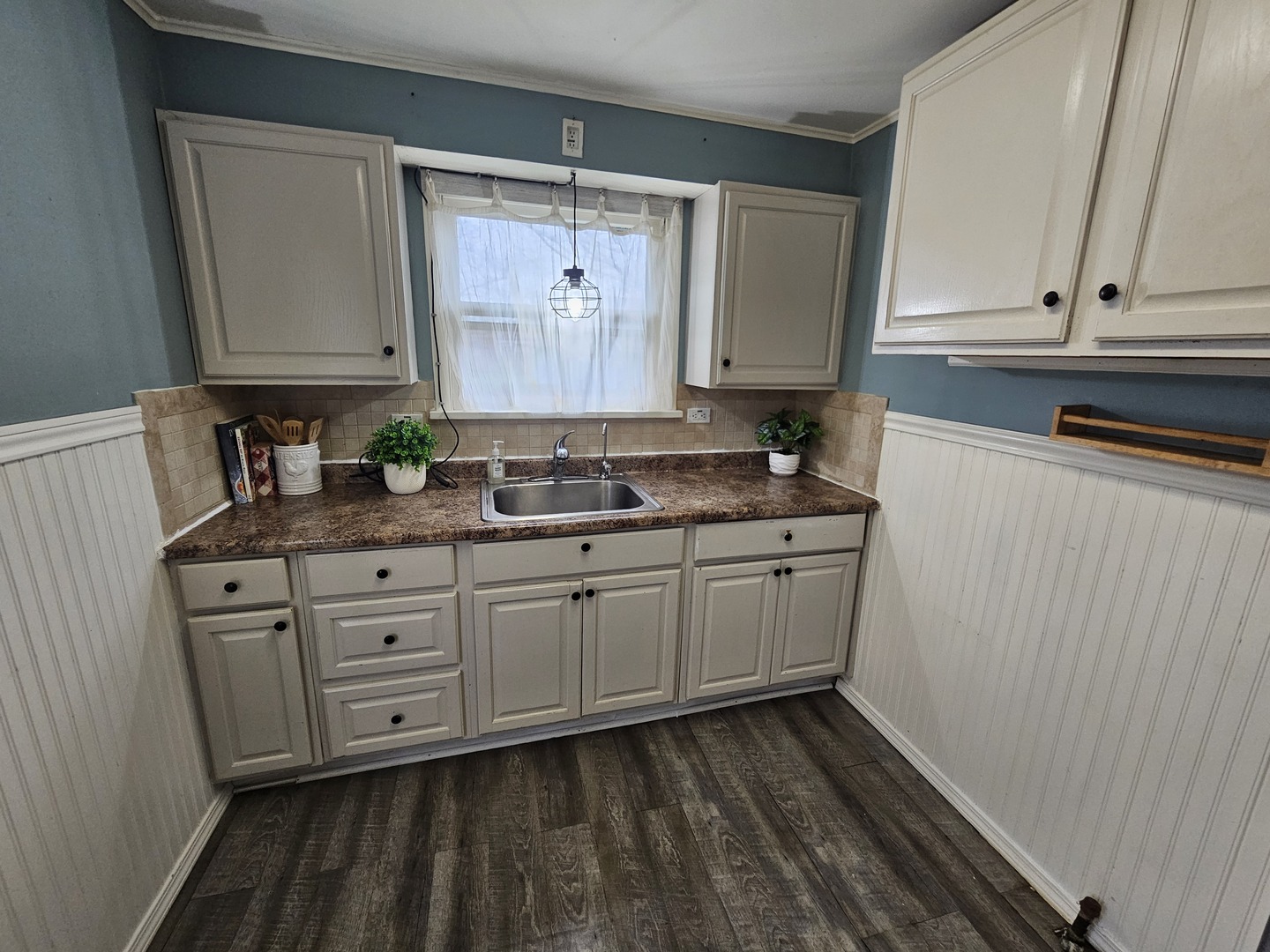 39101 N Walnut Street