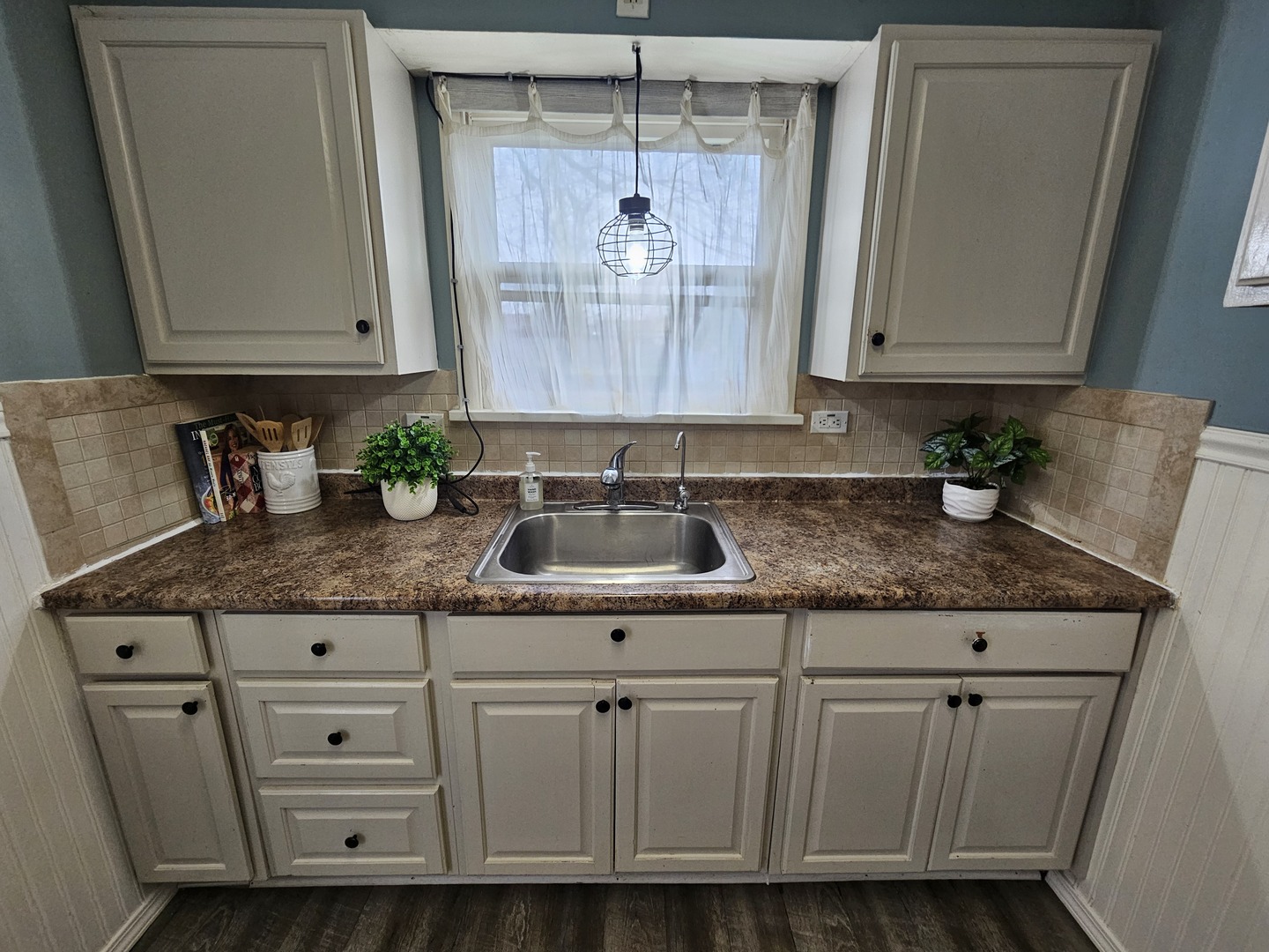 39101 N Walnut Street