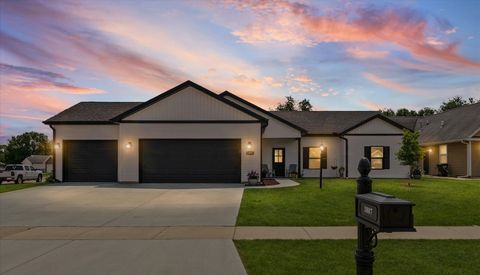 Photo of 1807 E Fairfield Circle, Urbana, IL 61802 (MLS # 12407566)