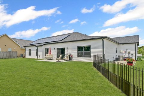 Tiny photo for 1807 E Fairfield Circle, Urbana, IL 61802 (MLS # 12407566)