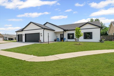 Tiny photo for 1807 E Fairfield Circle, Urbana, IL 61802 (MLS # 12407566)