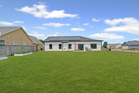 Tiny photo for 1807 E Fairfield Circle, Urbana, IL 61802 (MLS # 12407566)