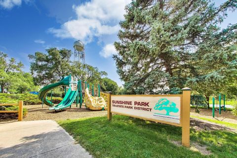 Tiny photo for 249 Sunrise Avenue, Willowbrook, IL 60527 (MLS # 12702359)