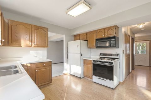 Tiny photo for 1360 Edington Lane W, Mundelein, IL 60060 (MLS # 12517743)