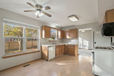 Tiny photo for 1360 Edington Lane W, Mundelein, IL 60060 (MLS # 12517743)